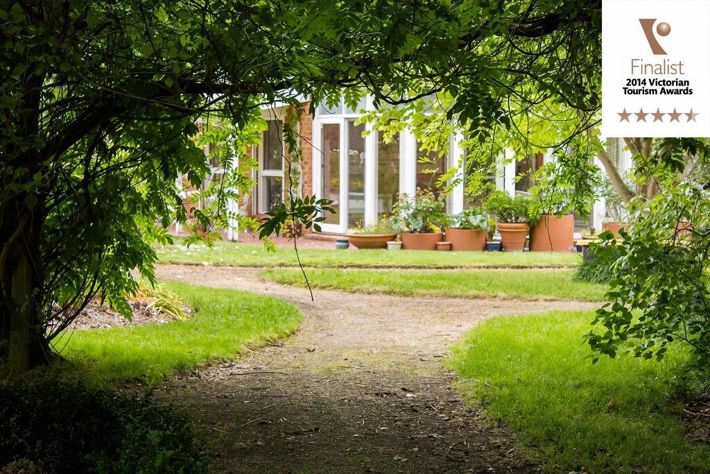 Lakeside Cottage Luxury B&B Mount Dandenong Eksteriør bilde