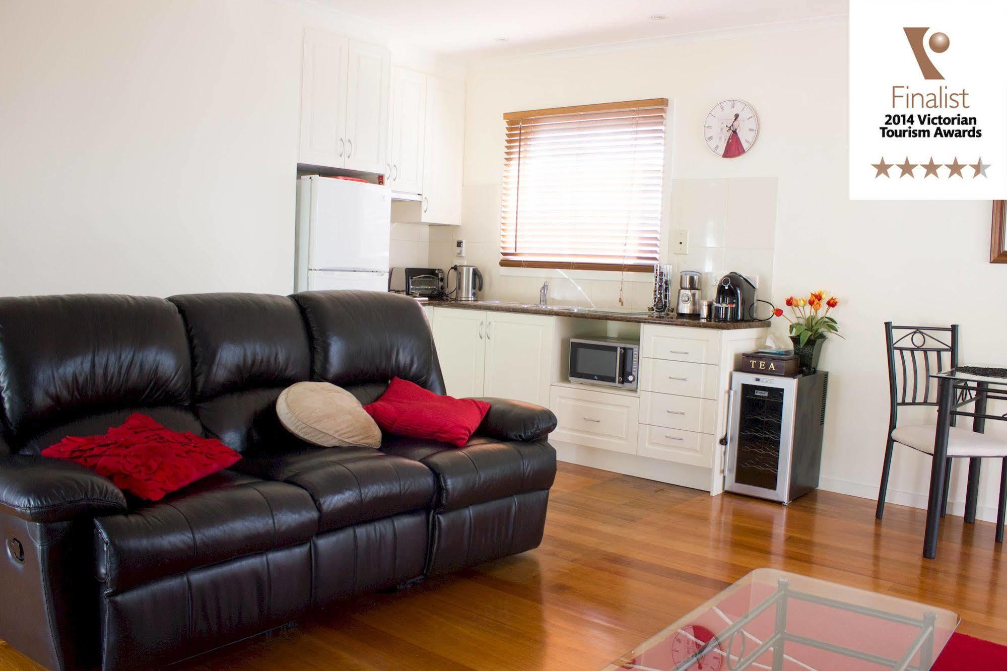 Lakeside Cottage Luxury B&B Mount Dandenong Eksteriør bilde